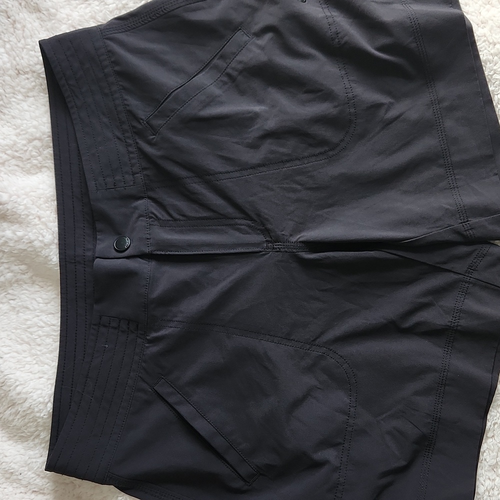 Athleta 7" Black Athletic Shorts